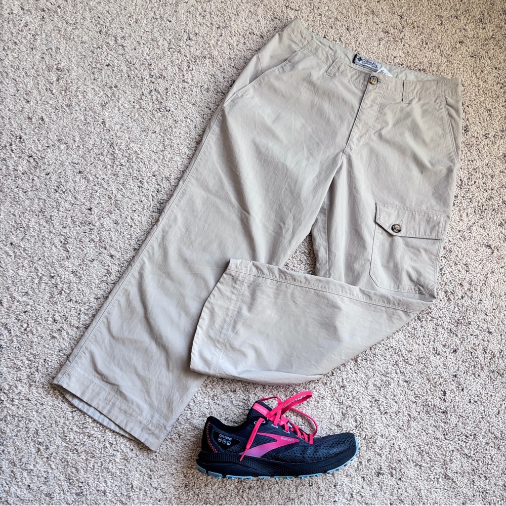 Columbia Sportswear Company Women's Capri Cargo Pants in Light Khaki size 8
